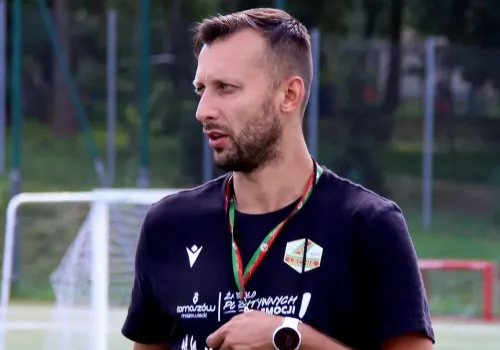 Zmiana trenera w Lechii Tomaszów Mazowiecki. Kacper Giełzak zastąpił Bartosza Grzelaka