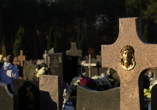 Pogoda na Wszystkich Świętych nie rozpieszcza. IMGW ostrzega, jest prognoza na weekend