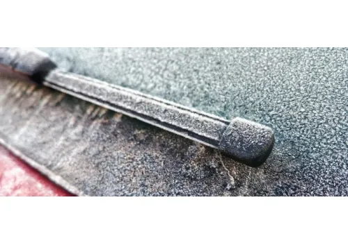 Pierwsze skrobanie szyb w autach w tym sezonie. Również najbliższa noc będzie ze spadkiem temperatury poniżej zera