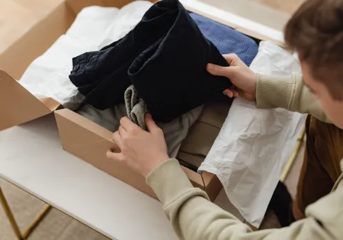 Sprzedałem bluzę za 22 zł na Vinted. Nie mam ani bluzy, ani pieniędzy