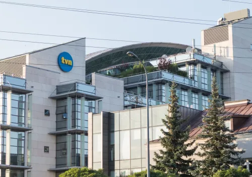 Nowy właściciel TVN wprowadza rewolucję w firmie. Kolejne nieoficjalne informacje