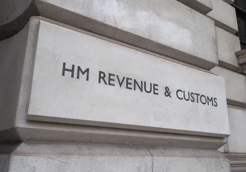 HMRC będzie pobierało pieniądze podatników bezpośrednio z ich kont