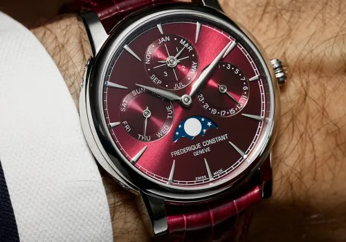 Frederique Constant Classic Perpetual Calendar z burgundową tarczą i królewską komplikacją