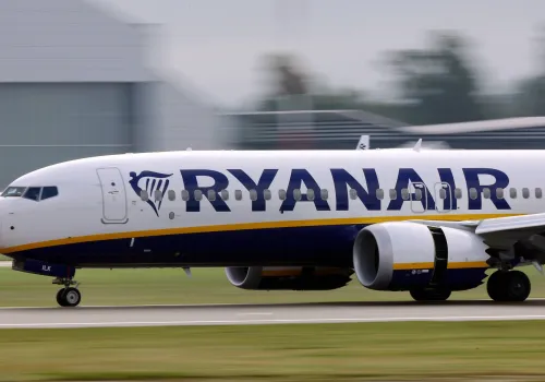 Awaryjne lądowanie samolotu zaraz po starcie. Pilot Ryanaira nadał kod 7700