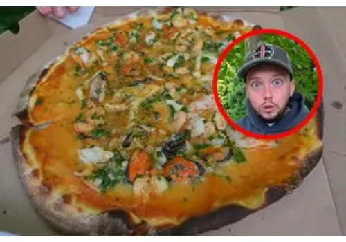 Książulo zapłacił w restauracji 1110 zł. Gdy dostał pizzę, zaczął wydawać dziwne dźwięki