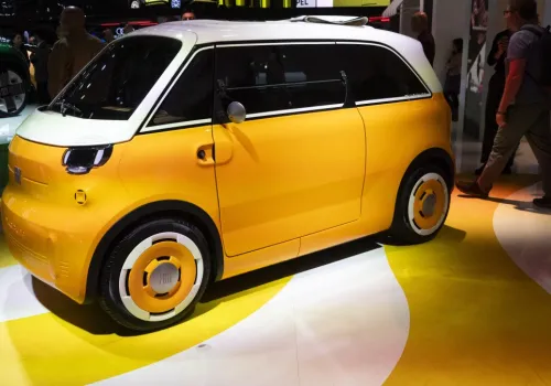 Fiat pokazał nową Multiplę. Ma 3 m, zmieści 4 osoby i nazywa się Multiplina