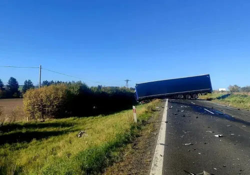 Tragiczny wypadek na DK8 między Siodłowicami a Szklarami. Nie żyje 71-letni kierowca Volkswagena
