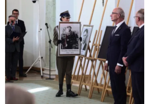 W Pałacu Prezydenckim wręczono noty identyfikacyjne rodzinom ofiar totalitaryzmów