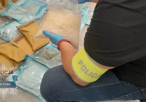 Uderzenie w narkobiznes. Kryminalni z Pułtuska i Stołecznej Policji przejęli ponad 20 kg narkotyków