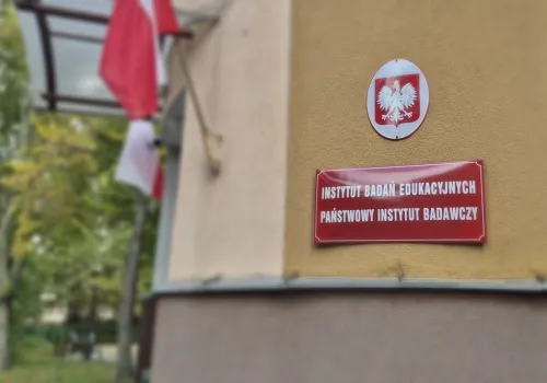 IBE rusza z cyklem webinarów poświęconych projektom podstaw programowych dla szkół ponadpodstawowych. Na początek – informatyka!