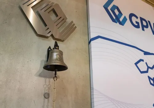 Banki, NTT System, Bumech Defense Partners. Zwycięzcy I przegrani sesji na GPW 27 X 2026