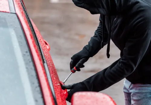 Nowa fala kradzieży w Europie. Kupujący traci auto i pieniądze