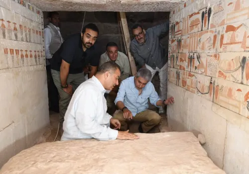 Archeolodzy zajrzeli do grobowca z Sakkary. Ich oczom ukazały się zagadkowe figurki
