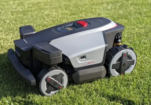 Test robota koszącego Roborock RockMow Z115. Wyjątkowo zwrotny i skuteczny