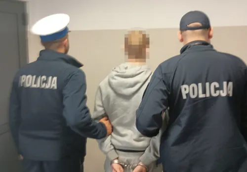 15-latek okradł i straszył nożem młodszego chłopca. Policja znalazła go w kilkadziesiąt minut