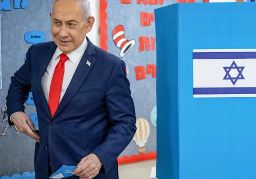 Izraelczycy zagłosowali w wyborach parlamentarnych. Lokale wyborcze zostały zamknięte. Wyniki exit poll