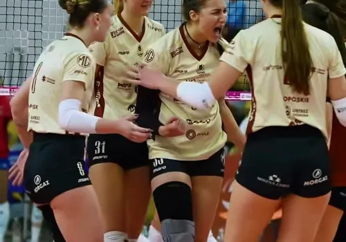 Siatkówka: UNI Opole bez straty seta! Bydgoszczanki bezradne w starciu z brązowymi medalistkami