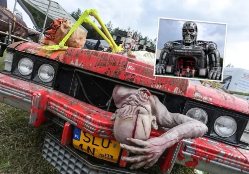 Zombie zaatakowały samochód, strażacy ruszyli na ratunek. Moto Halloween pod Rzeszowem