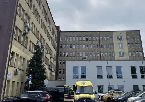 Ile zarabiają lekarze w szpitalach w Polsce? Placówka w Jaworznie nie ujawniła danych