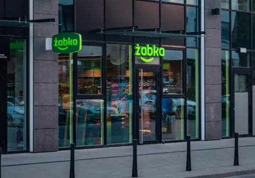 Żabka idzie po kolejny rekord. Tyle sklepów chce otworzyć do 2028 roku
