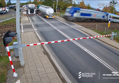 Sekundy od groźnego zdarzenia na przejeździe w Poznaniu