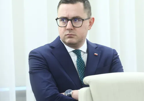 Rząd uwolni zapasy ropy i paliw na żądanie Zachodu? Zaskakujące plany. "Rozmawiamy"