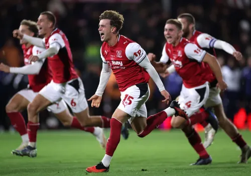 84 miejsca różnicy i sensacja roku. Kiepski czwartoligowiec wyrzucił Arsenal z pucharu