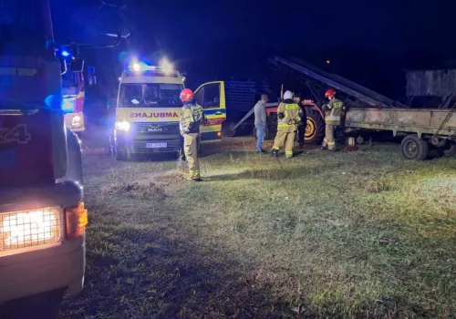 Tragedia na Mazowszu. WOM ciągnika rolniczego wciągnął rękę 57-latka