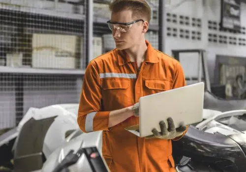 Polski startup pozyskał 3 mln euro na ekspansję. Rozwija platformę sprzedaży części samochodowych