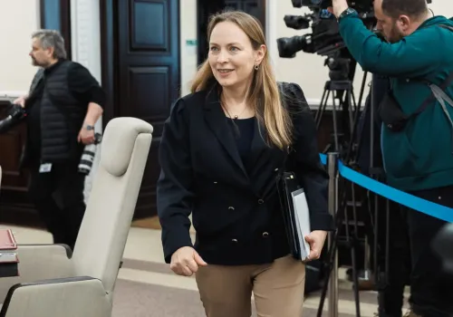 Pełczyńska odchodzi, Senat chce wykreślić przepisy. Zaskakujący zwrot ws. najmu krótkoterminowego