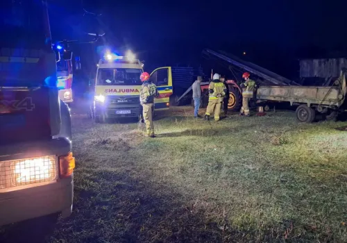 Tragedia na Mazowszu. Maszyna rolnicza wciągnęła rękę 57-latka