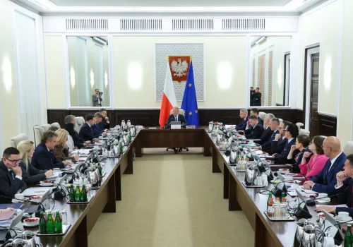 Rząd szykuje się do zmian. Na stole staże, cudzoziemcy i pieniądze dla młodych