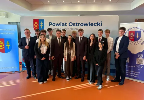 Rok temu uformowała się Młodzieżowa Rada Powiatu Ostrowieckiego