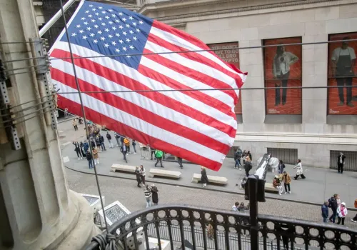 Przed sesją na Wall Street: Fed i wyniki Big Tech wyznaczą kierunek notowaniom. Spółki AI znów w centrum uwagi