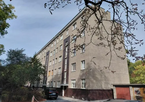 Dymińska po remoncie. Zabytkowa kamienica na Żoliborzu odzyskała dawny blask