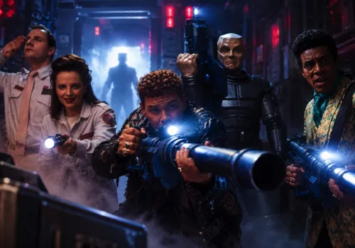 CZERWONY KARZEŁ, czyli najbardziej absurdalny KULTOWIEC w historii telewizyjnej SCI-FI