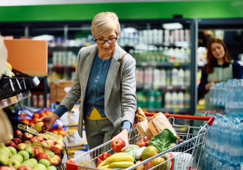 Rośnie sprzedaż owoców „zero pozostałości pestycydów”. Polscy sadownicy i sieci handlowe łączą siły