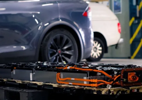 Używane elektryki mogą mieć ukrytą wadę baterii. Analiza 10 tys. aut ujawnia skalę problemu