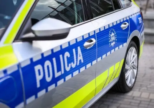Pijany kierowca Skody demolował parking. Miał blisko 3 promile i zatrzymał go świadek!