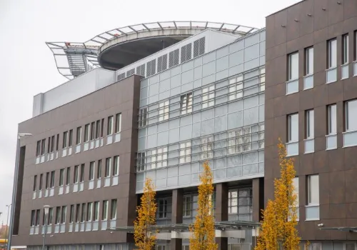 Raport. Ile zarabiają lekarze? Jest rekord… prawie 3 miliony złotych!