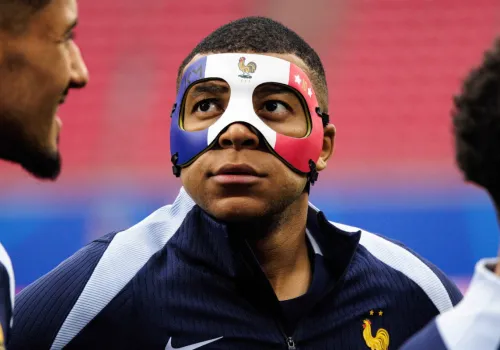 Kylian Mbappe naraził się Chinom, teraz się kaja, jednak Chiny zakręciły kurek z forsą na La Ligę