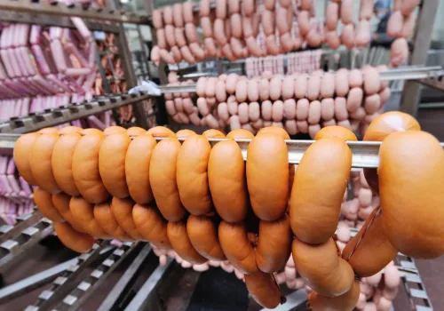 Duży niemiecki producent kiełbas ogłosił upadłość. Zamyka zakład i zwalnia pracowników