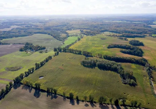 418 ha ziemi i zaplecze gospodarcze na sprzedaż w Rydzówce koło Pasłęka. Oferta dla rolników
