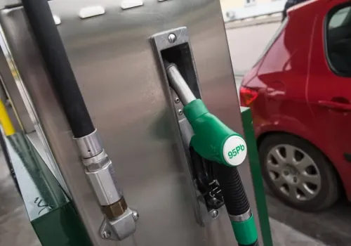 Ceny paliw na czwartek. Jedno z paliw mocno w górę