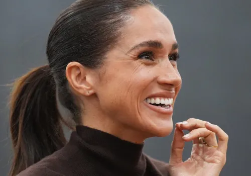 Jesienny manicure Meghan Markle to klasa sama w sobie. Bez brązów, bordo i zbędnych ozdób
