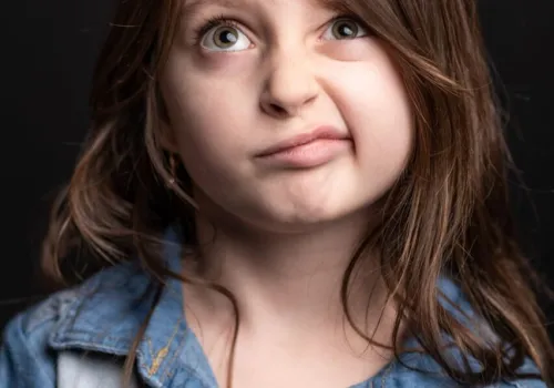 Dziewczynka z mema „Side Eye Chloe” jest już nastolatką. Mama przyznaje, że jedno spojrzenie uratowało ich rodzinę