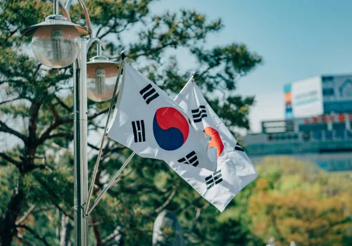Nie tylko Unia Europejska – Korea Południowa nakłada prawie 50 mln dolarów grzywny na Google i Apple za nieuczciwe praktyki w kontekście aplikacji