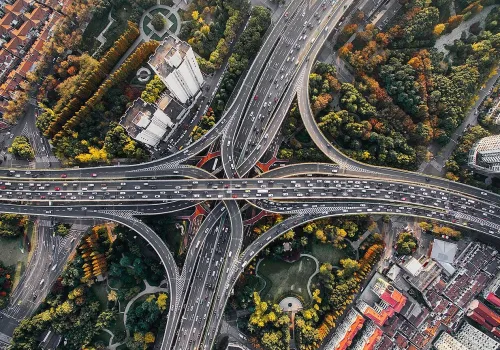 Nie chciał się wyprowadzić. Wokół jego domu zbudowali autostradę. "Wygląda, jakby był w misce"