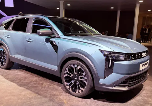 Czy nowa Dacia Striker otrzyma napęd Tribrid w Polsce?