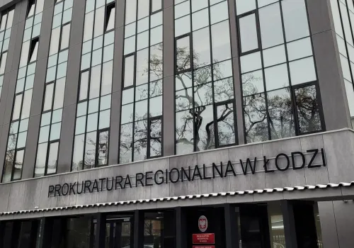 Podejrzani o wyłudzenie prawie 24 mln zł. Łódzka prokuratura zatrzymała pięć osób